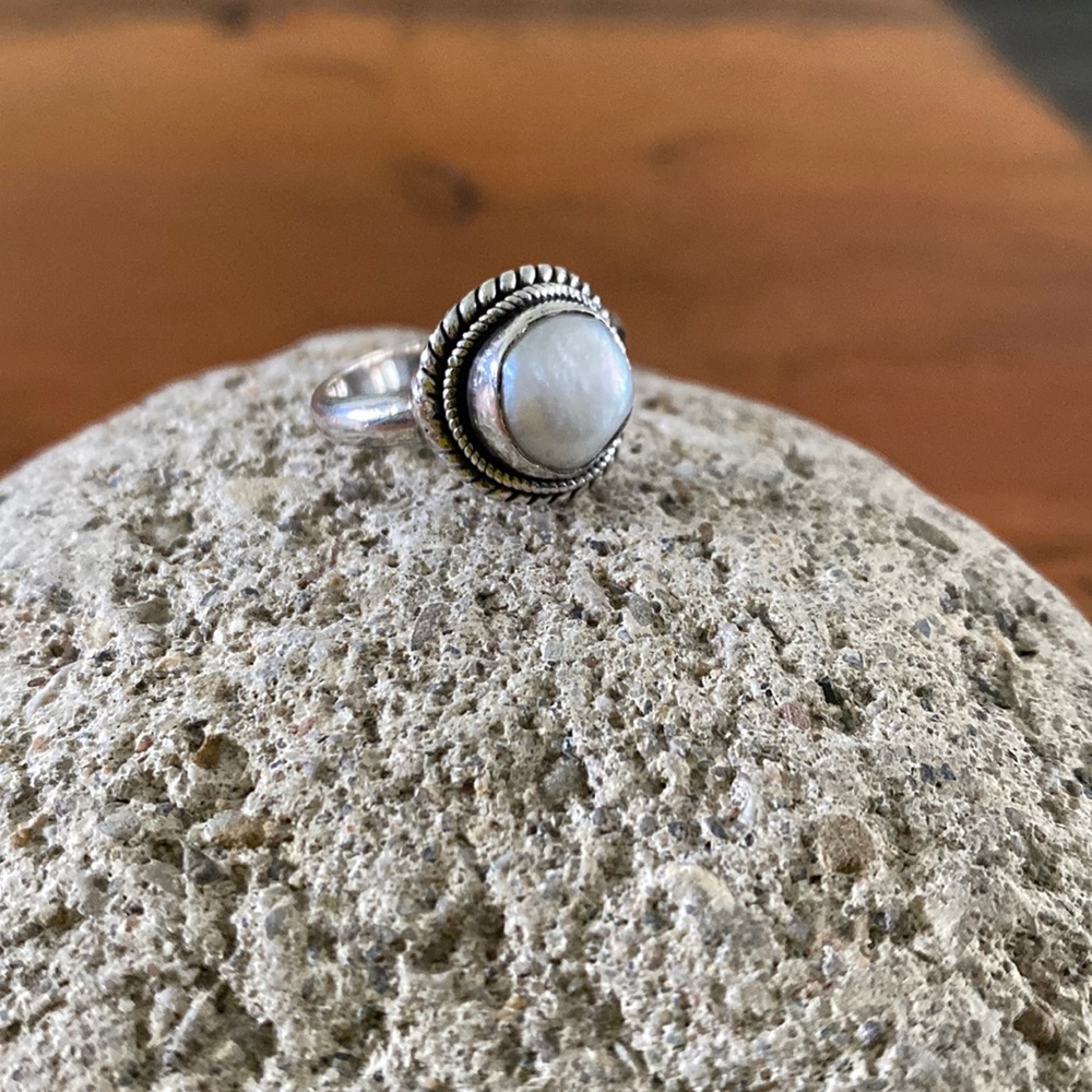 Sterling silver mother of pearl ring